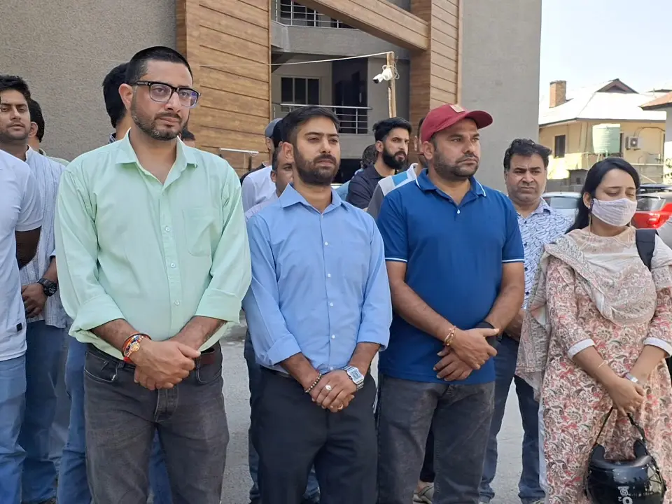 Recent fresh threat letters trigger protest: Kashmiri Pandit employees demand immediate shift to Zewan transit camp Recent fresh threat letters trigger protest: Kashmiri Pandit employees demand immediate shift to Zewan transit camp