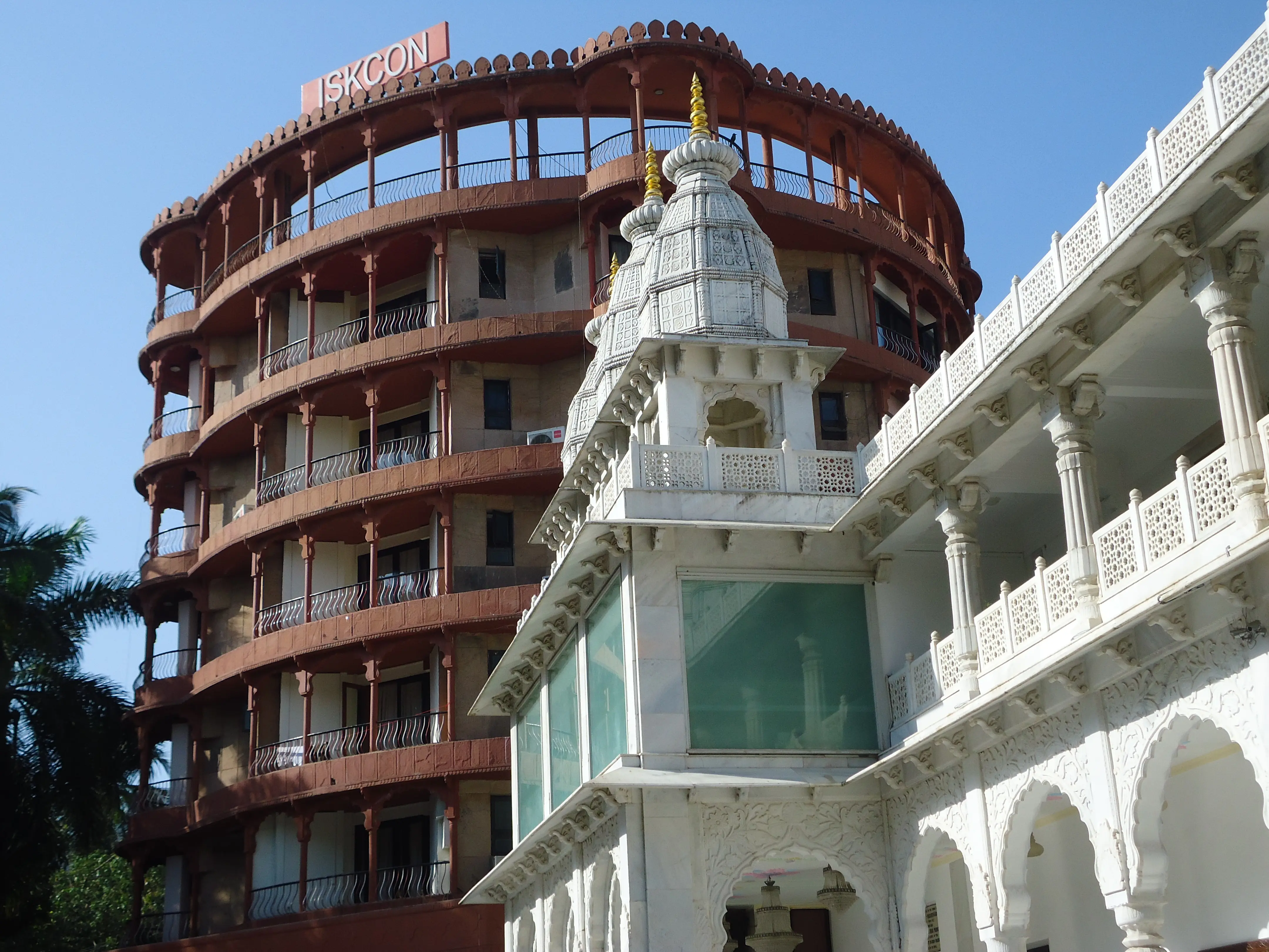Cockroaches, rodent droppings: FDA suspends licences of IRCTC, ISKCON kitchens