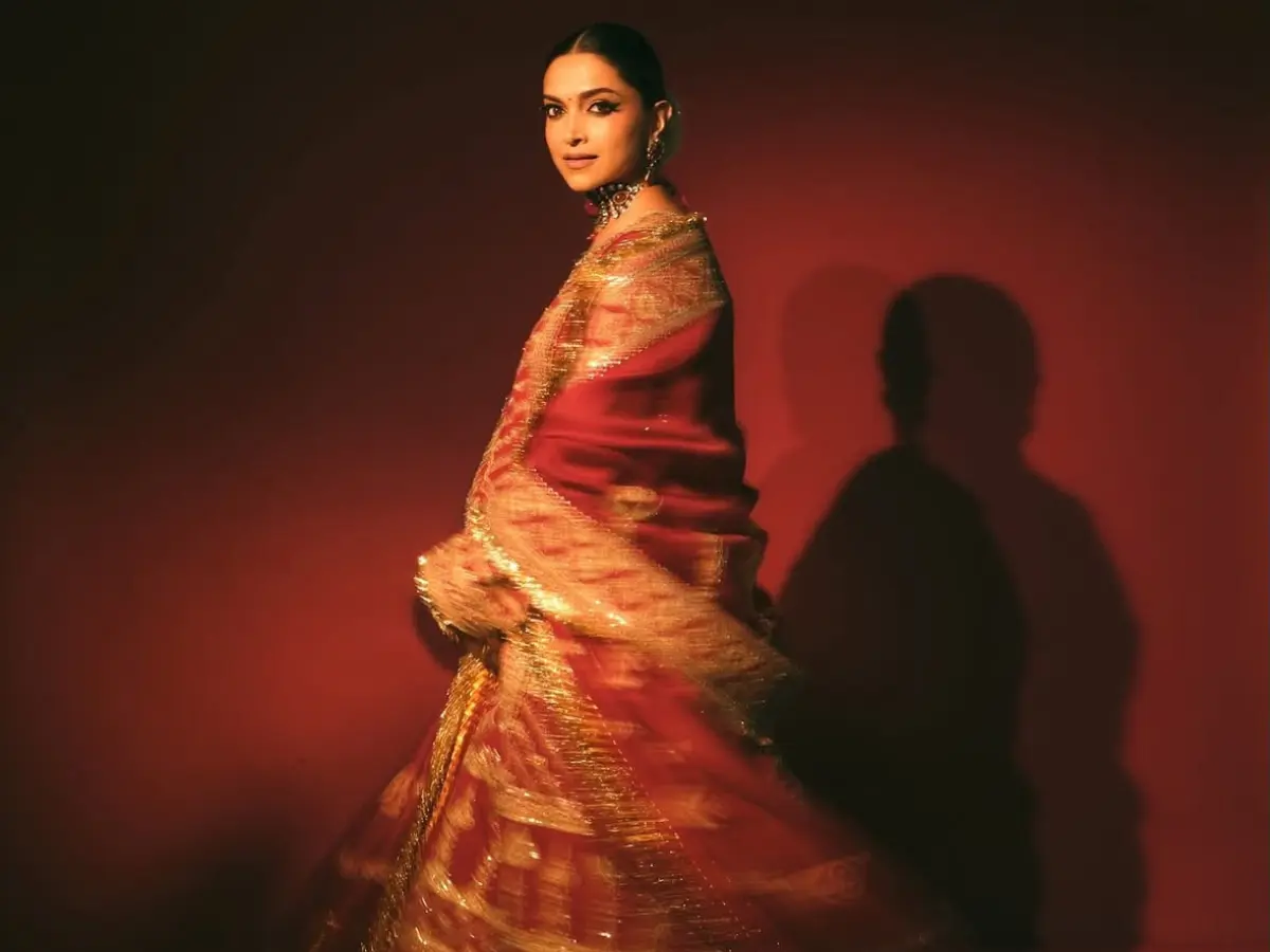 4. The Regal Red-And-Gold Lehenga