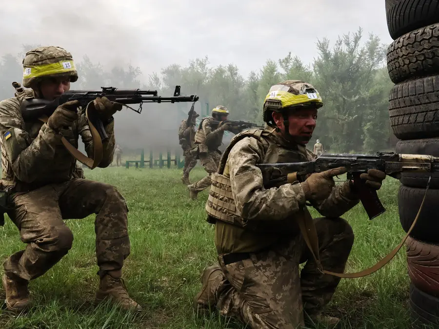 Elite UK military veterans 'secretly' train Russian soldiers: Report