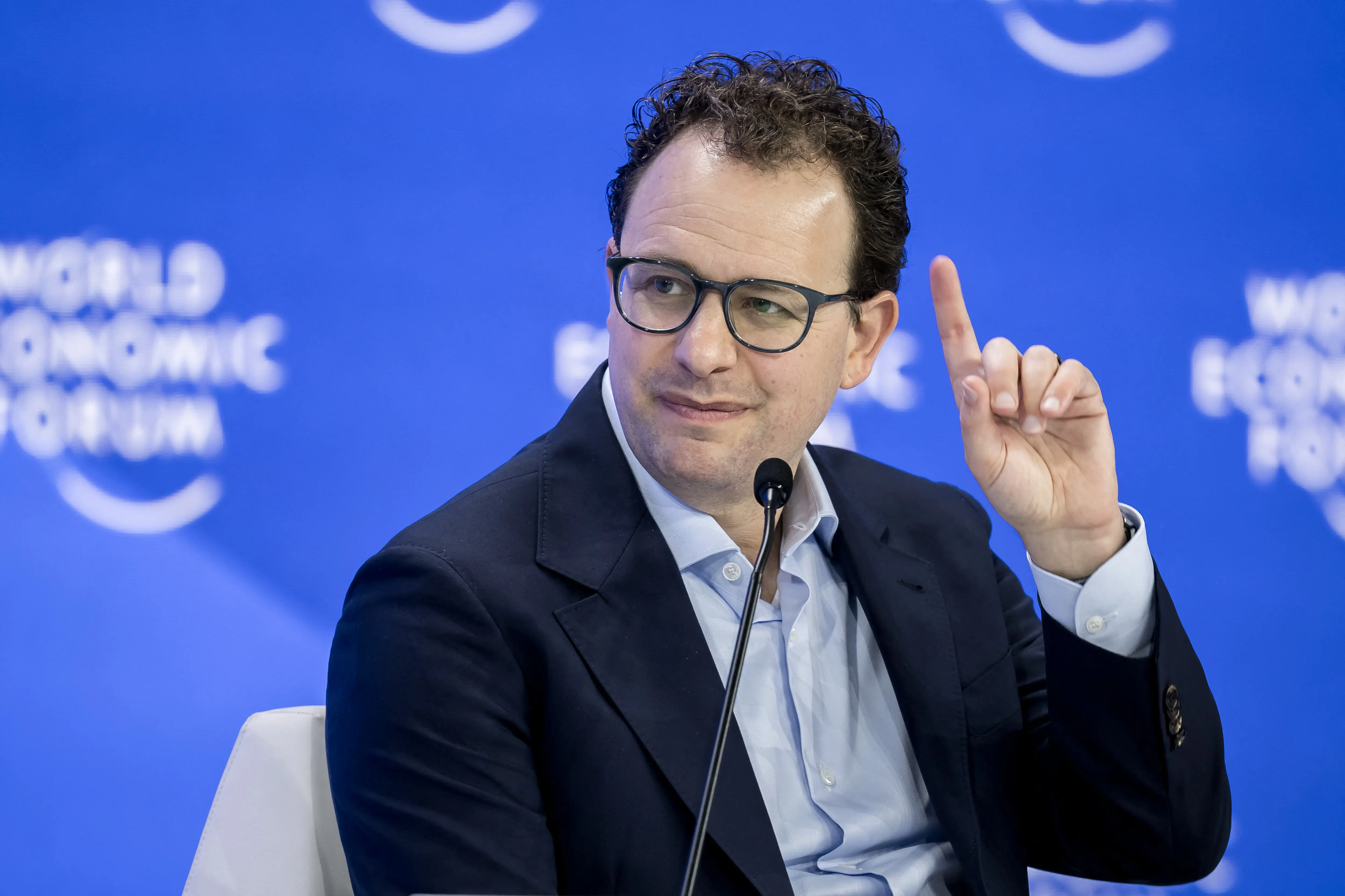 Humans may lose control of AI: Anthropic CEO calls for slowdown, Altman, Musk back him