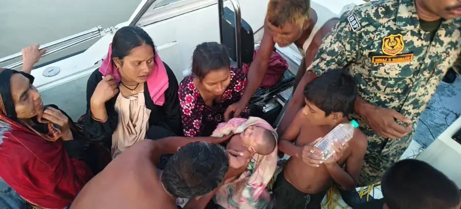 BSF rescues 10 Bangladeshi nationals, including 30-day-old infant, after boat capsizes in Ganga
