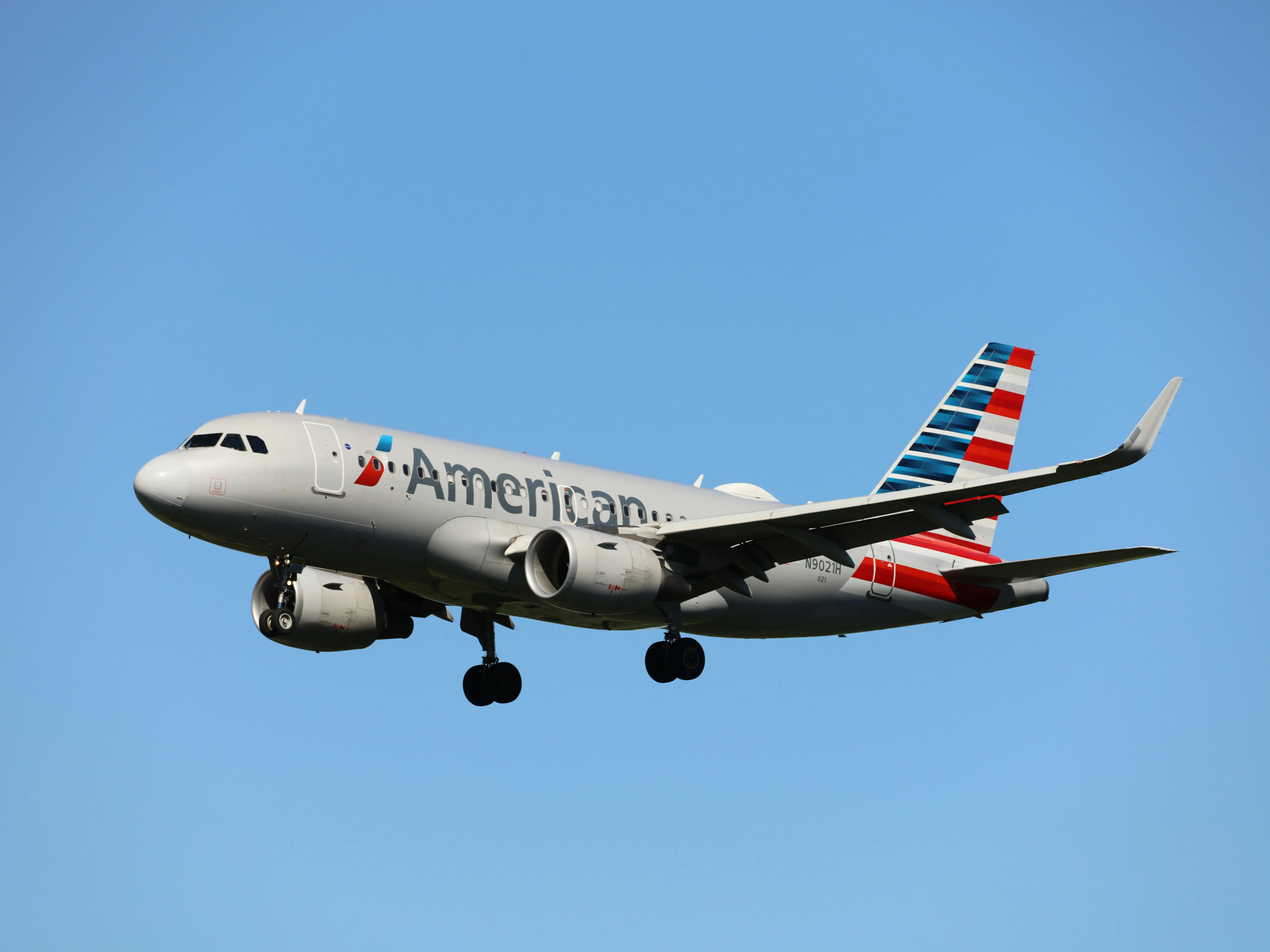 Woman removes all her clothes on American Airlines flight, performs 'indecent acts'; arrested Woman removes all her clothes on American Airlines flight, performs 'indecent acts'; arrested