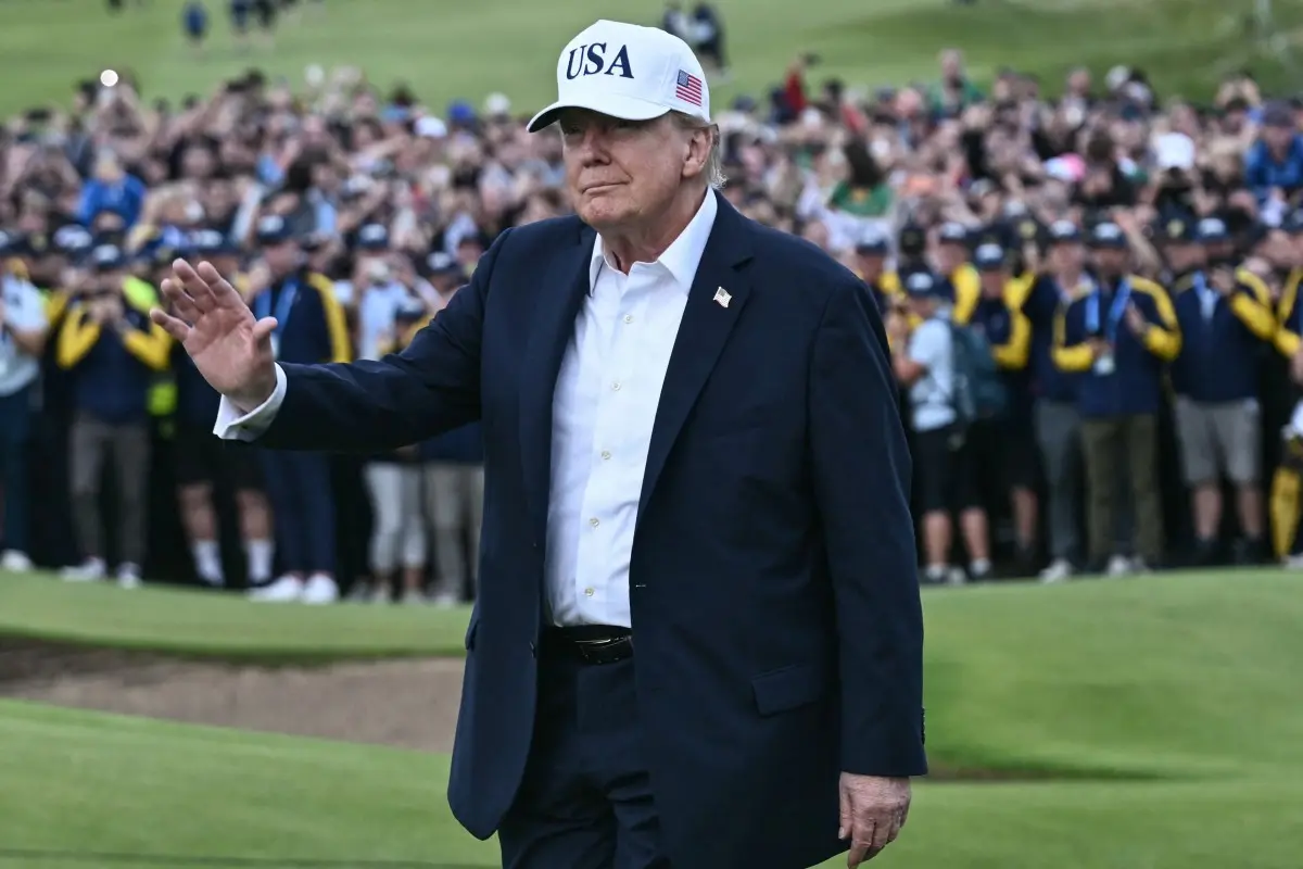 Trump says he 'can't cheat' in golf because of Secret Service agents: 'Not that I wouldn’t'