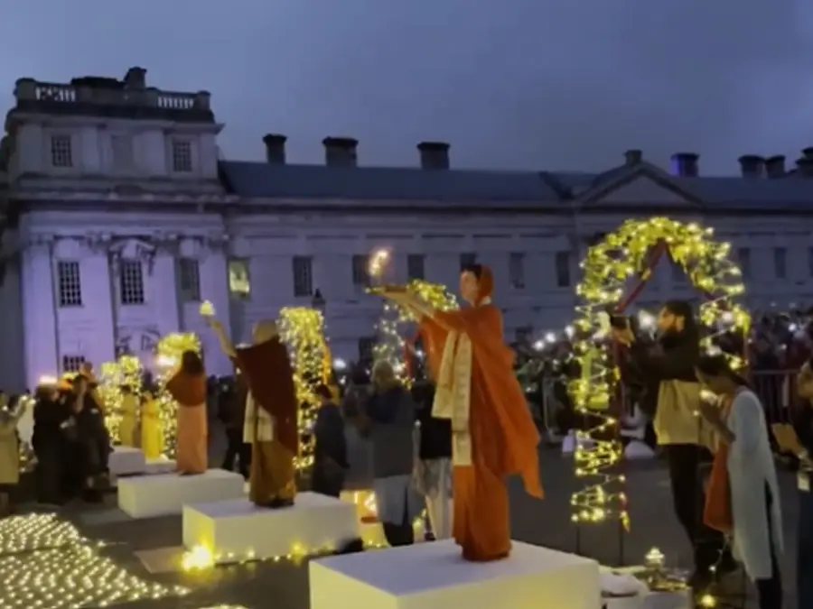 Historic first: ‘Ganga aarti’ performed on River Thames in London