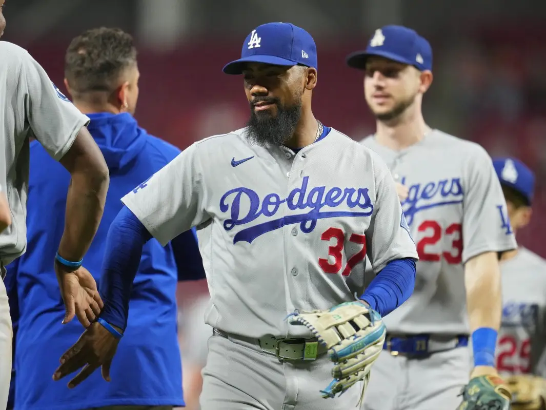 Dodgers beat Reds for playoff berth in bid for third consecutive World Series Dodgers beat Reds for playoff berth in bid for third consecutive World Series