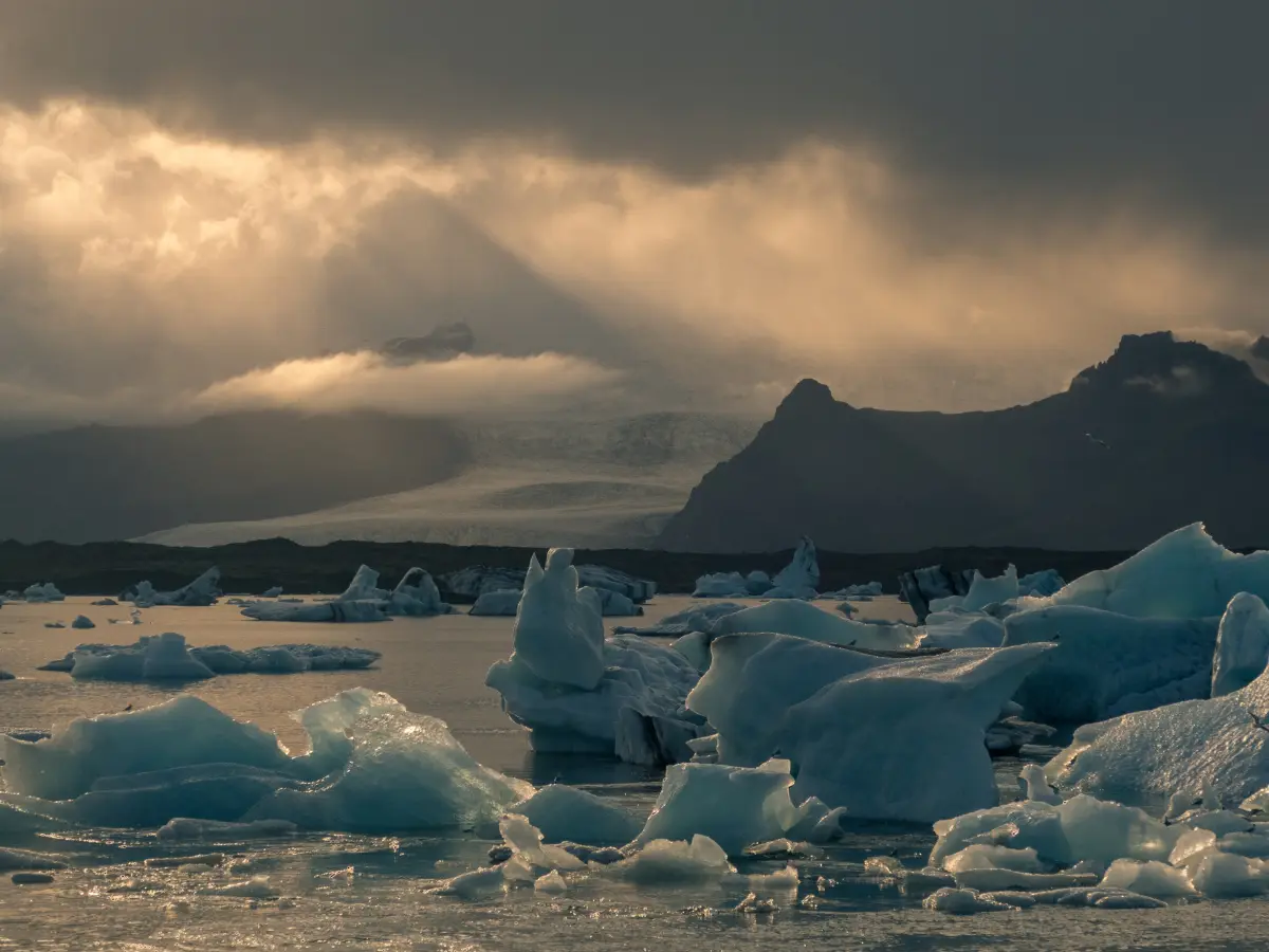 Ancient Antarctic Wildfires Revealed in 90-Million-Year-Old Sediments