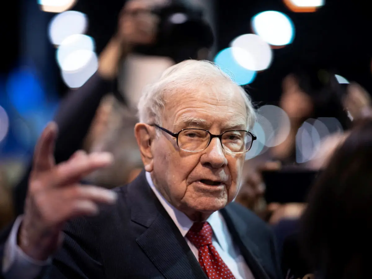 Warren Buffett Steps Down as Berkshire Hathaway Chairman