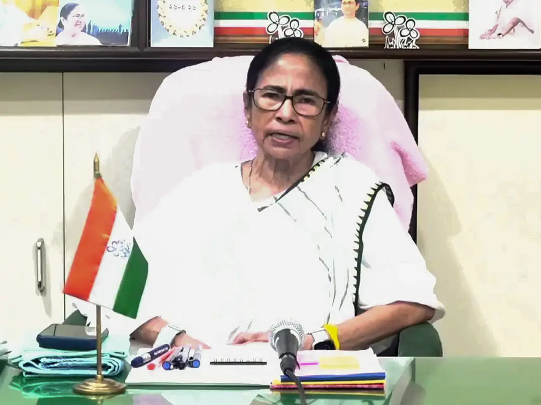 'Ready to fight it out': Mamata backs Congress candidate in Nandigram after TMC nominee withdraws 'Ready to fight it out': Mamata backs Congress candidate in Nandigram after TMC nominee withdraws