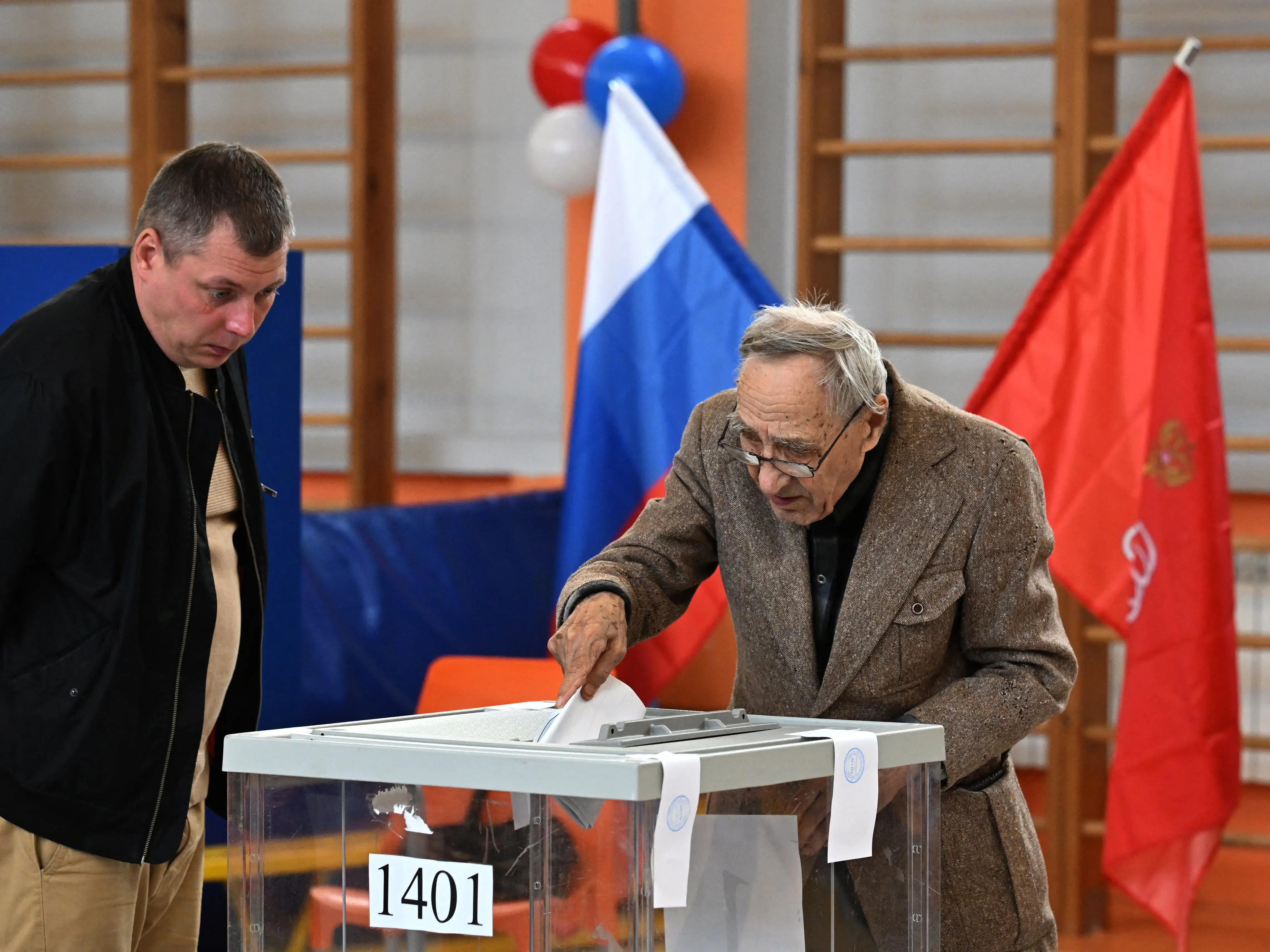 Russia parliamentary election: Putin urges voters to back troops as three day poll begins Russia parliamentary election: Putin urges voters to back troops as three day poll begins