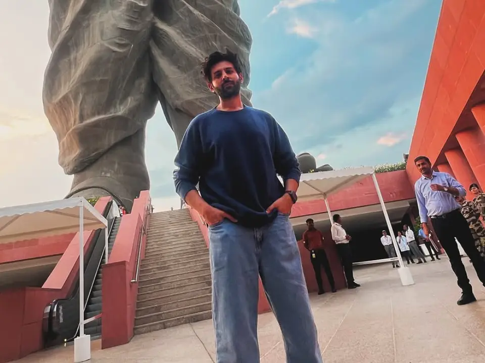 Kartik Aaryan visits Statue of Unity ahead of 72nd National Film Award ceremony Kartik Aaryan visits Statue of Unity ahead of 72nd National Film Award ceremony