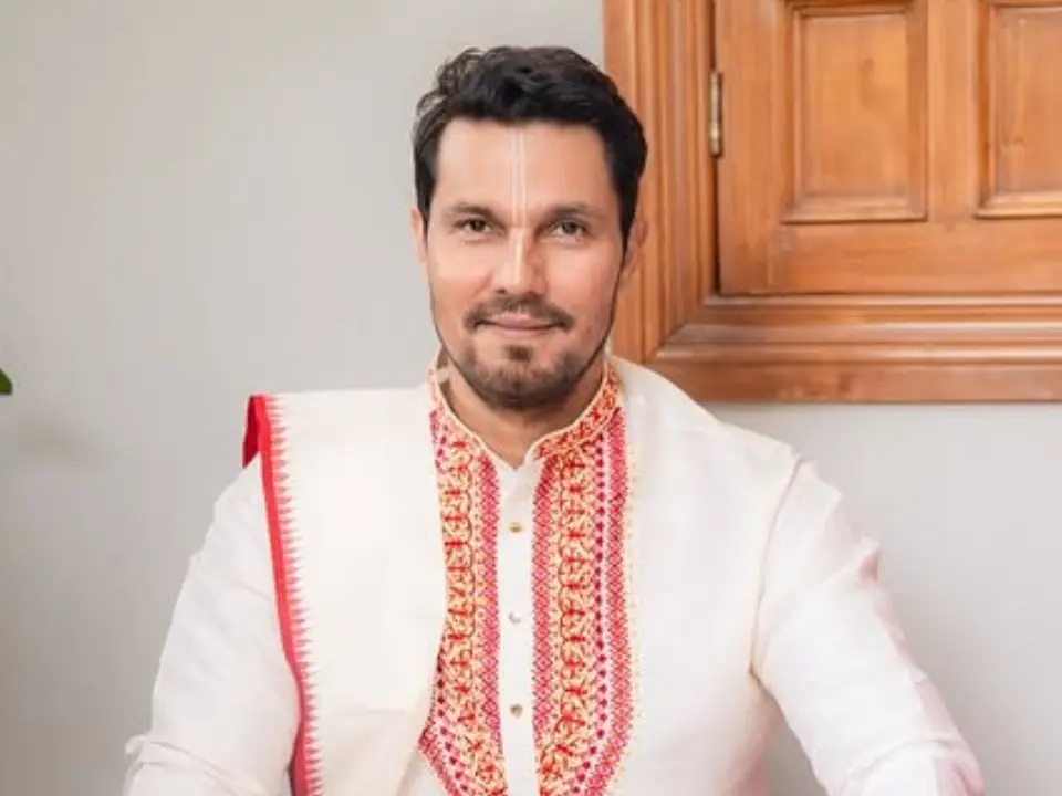 Randeep Hooda arrives in Gujarat for his first National Film Award: ‘Very grateful’ Randeep Hooda arrives in Gujarat for his first National Film Award: ‘Very grateful’
