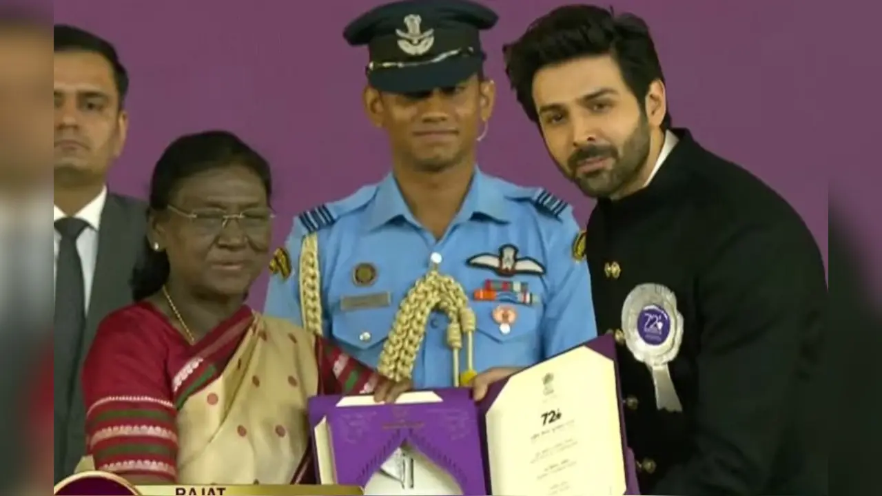 72nd National Film Awards: Kartik Aaryan receives Best Actor honour for Chandu Champion in Gujarat