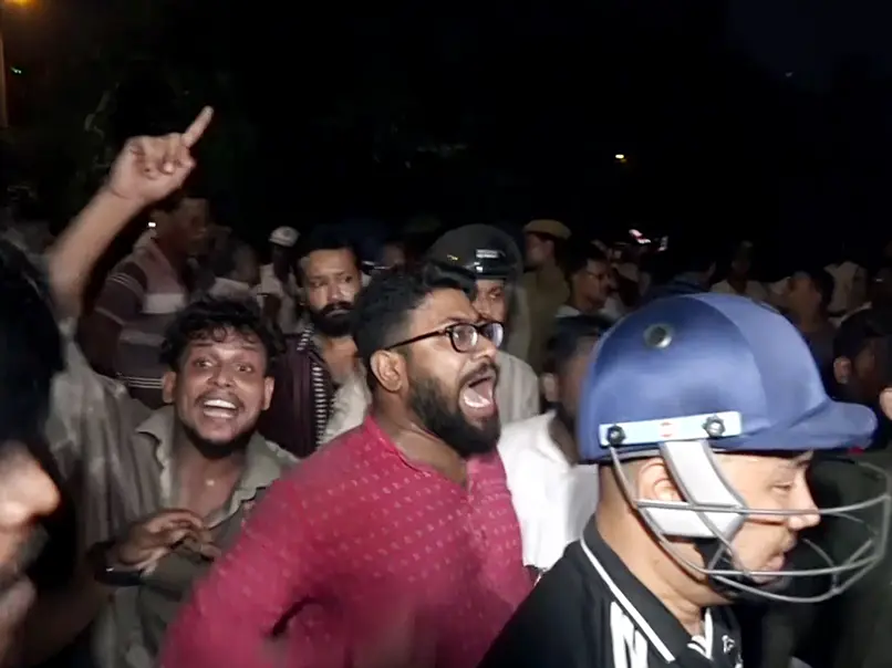 After JU, clash erupts at SRFTI: BJP’s ‘Dimagi Naxal’ jibe sparks political firestorm after students protest RSS-linked event
