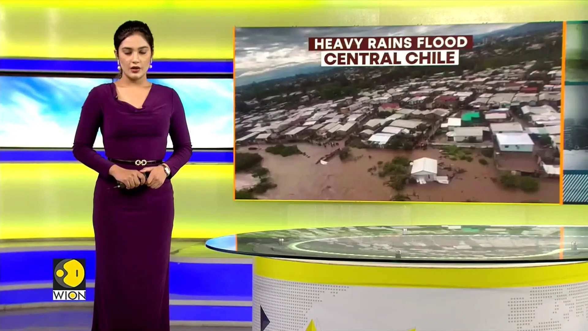 Chile floods: Helicopters rescue flood-trapped families