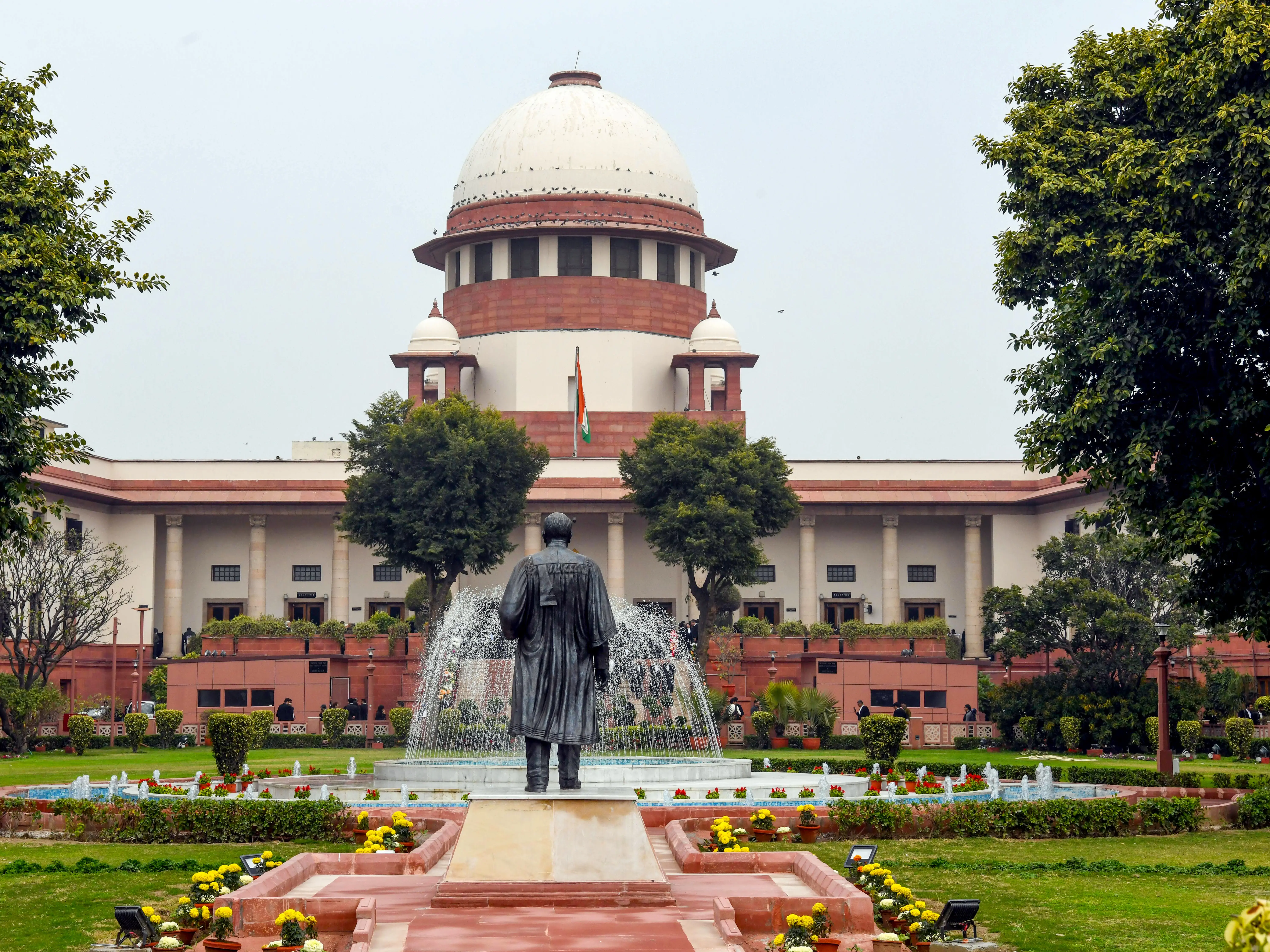 'Do not stop it altogether': SC asks Centre to review Delhi Metro curbs ahead of Oct 10 protests