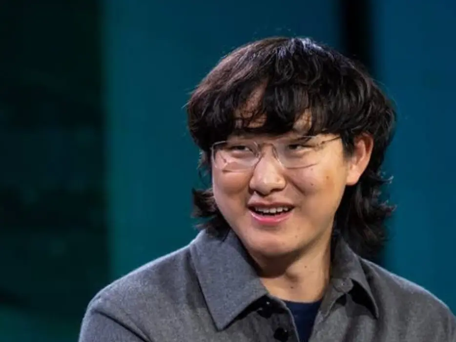 Use AI as your ‘second brain’: Meta AI chief Alexandr Wang’s message to young people
