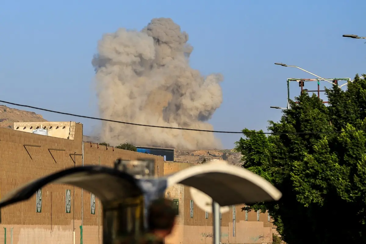Saudi-led coalition warns civilians to evacuate Yemen oil site ahead of attack