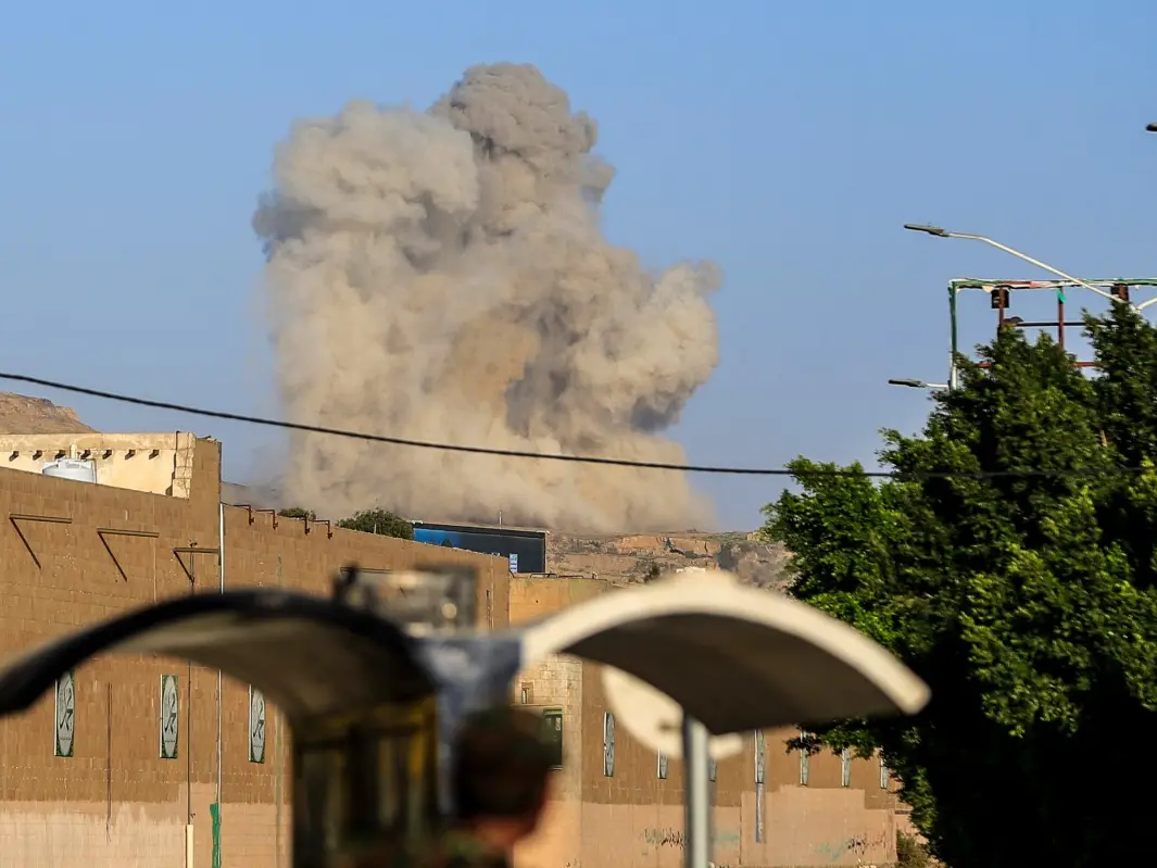 Saudi-led coalition warns civilians to evacuate Yemen oil site ahead of attack
