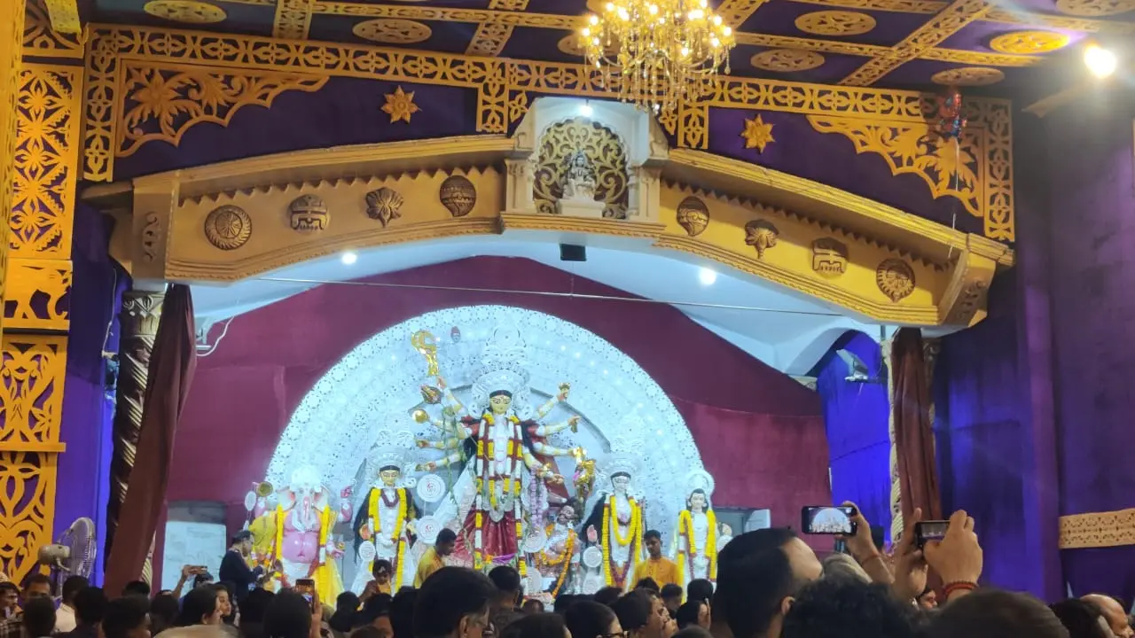 Durga Puja 2026: Power banks, water bottles and more, a foolproof guide to pandal hopping