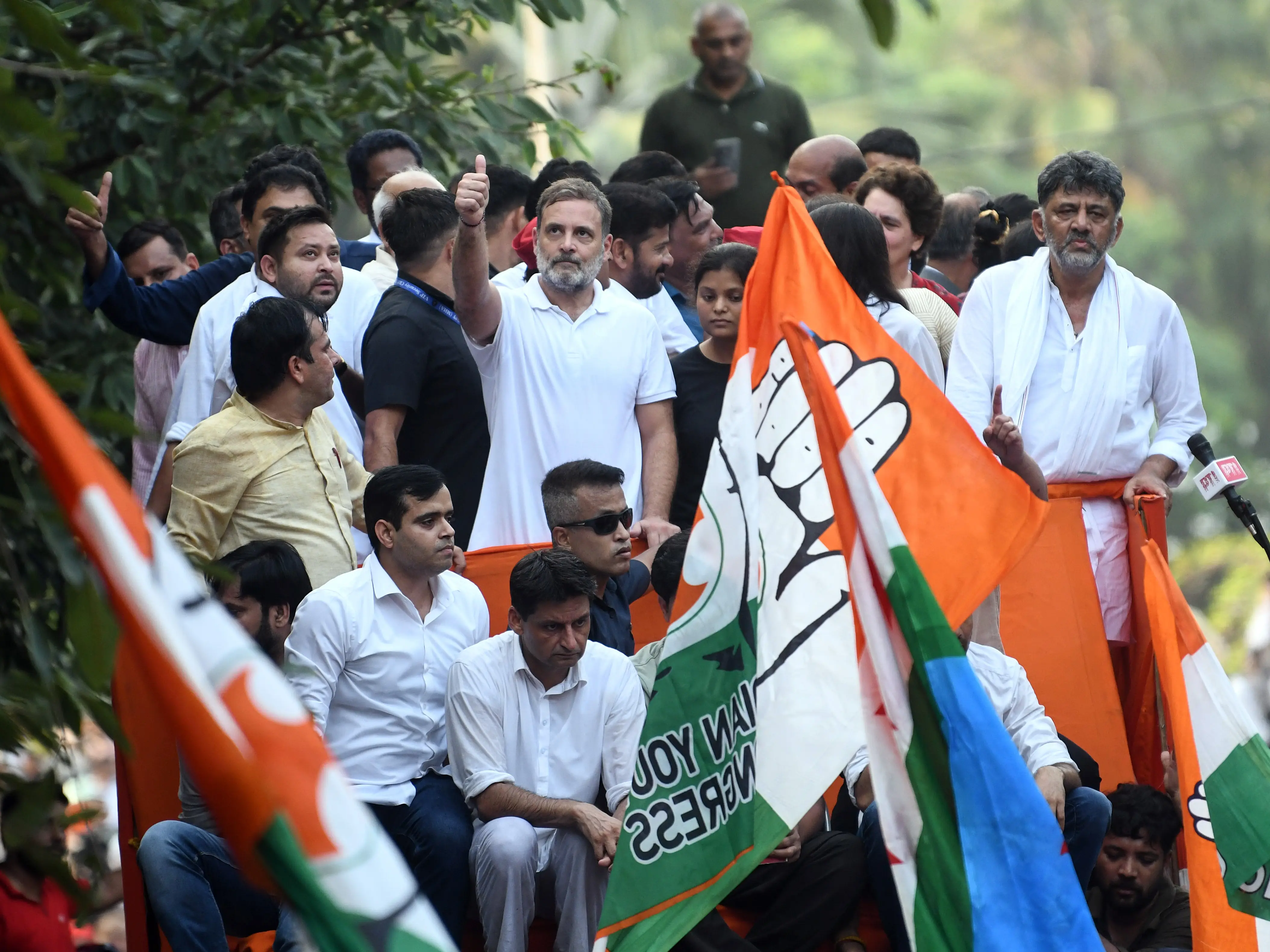 'We are not sitting in ivory towers, we are aware': SC issues notice to Rahul Gandhi, Akhilesh Yadav