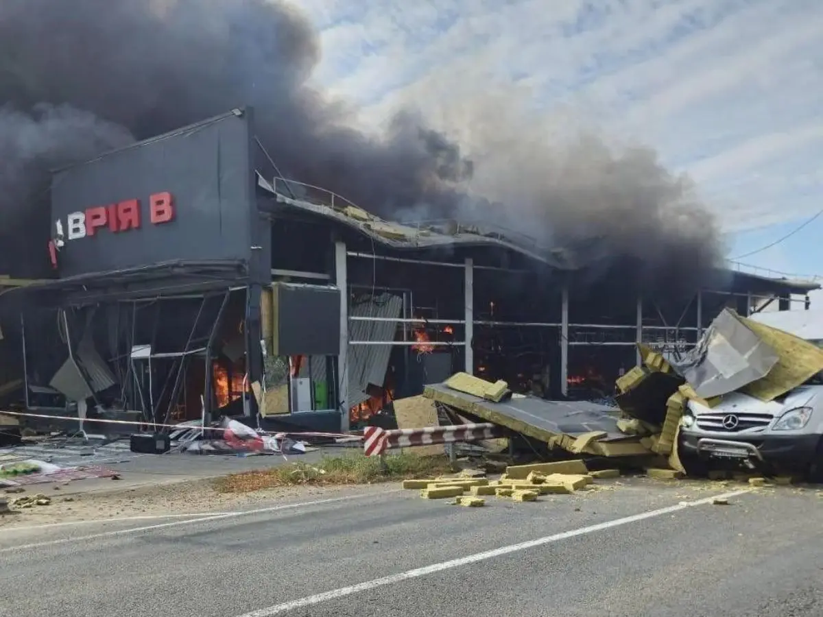 VIDEO | Moment Russian jet-powered drone hits Ukraine supermarket; Zelensky warns against easing sanctions