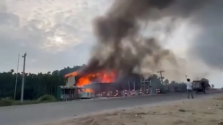 Bangladesh resort fire kills 10 tourists, including a 5-year-old child