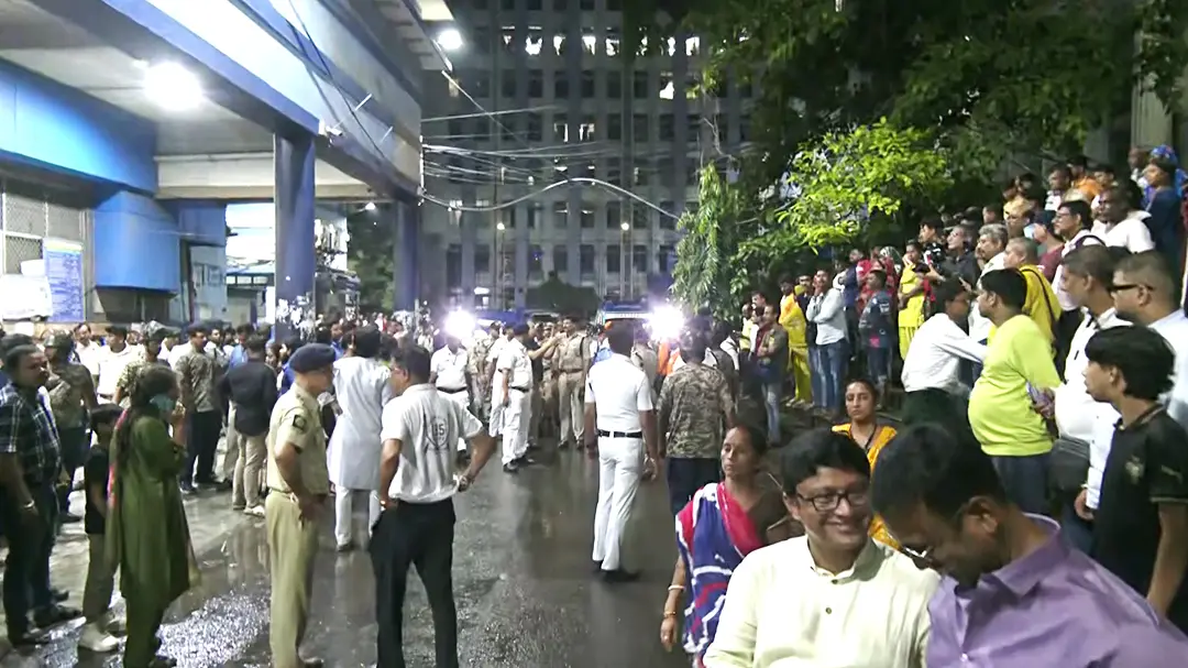 Kolkata Durga Puja stampede: PM Modi announces Rs 2 lakh ex-gratia for kin of dead, Amit Shah to visit injured