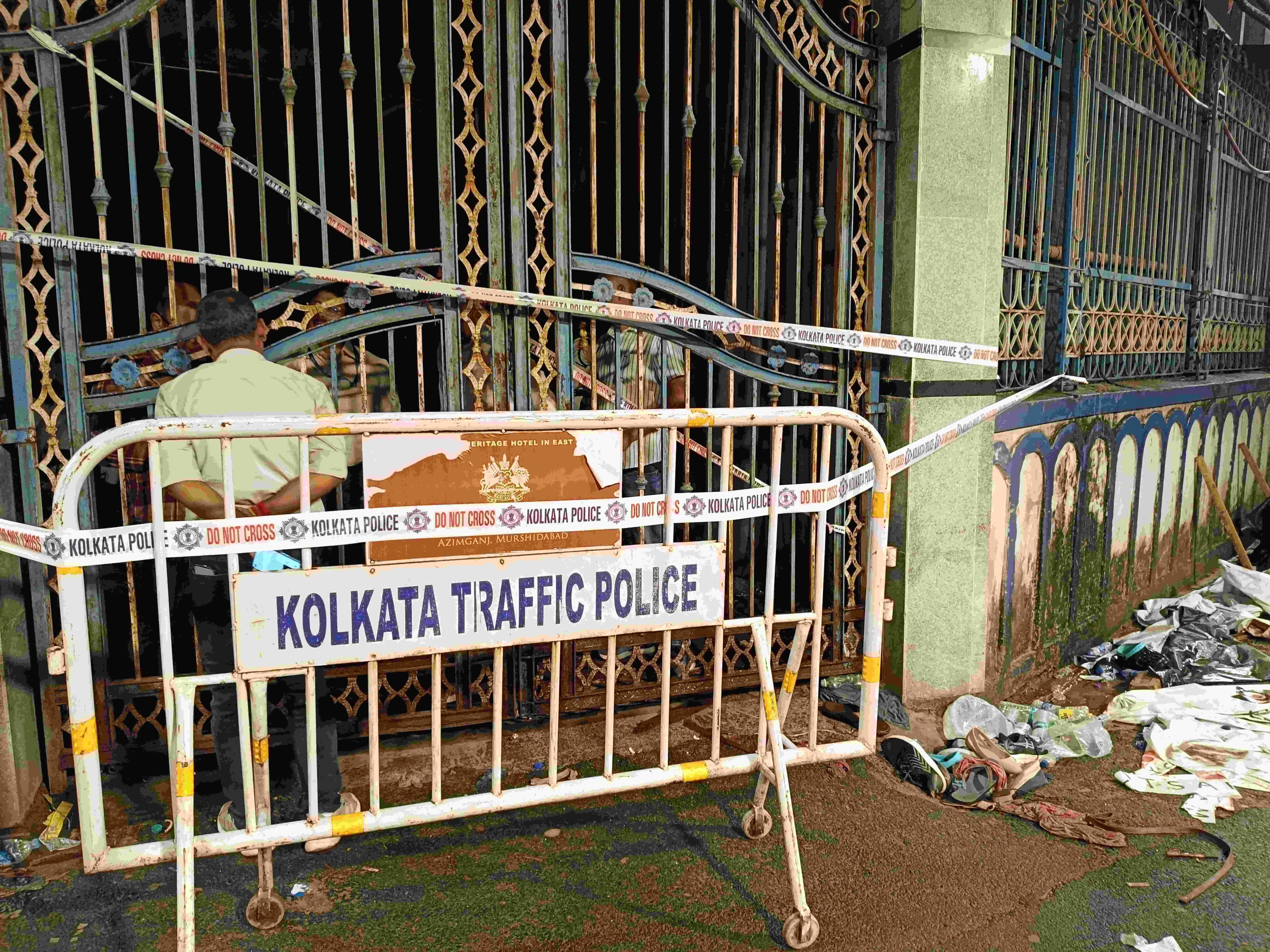 At least 19 killed in stampede-like situation after part of Kolkata Durga Puja pandal collapses