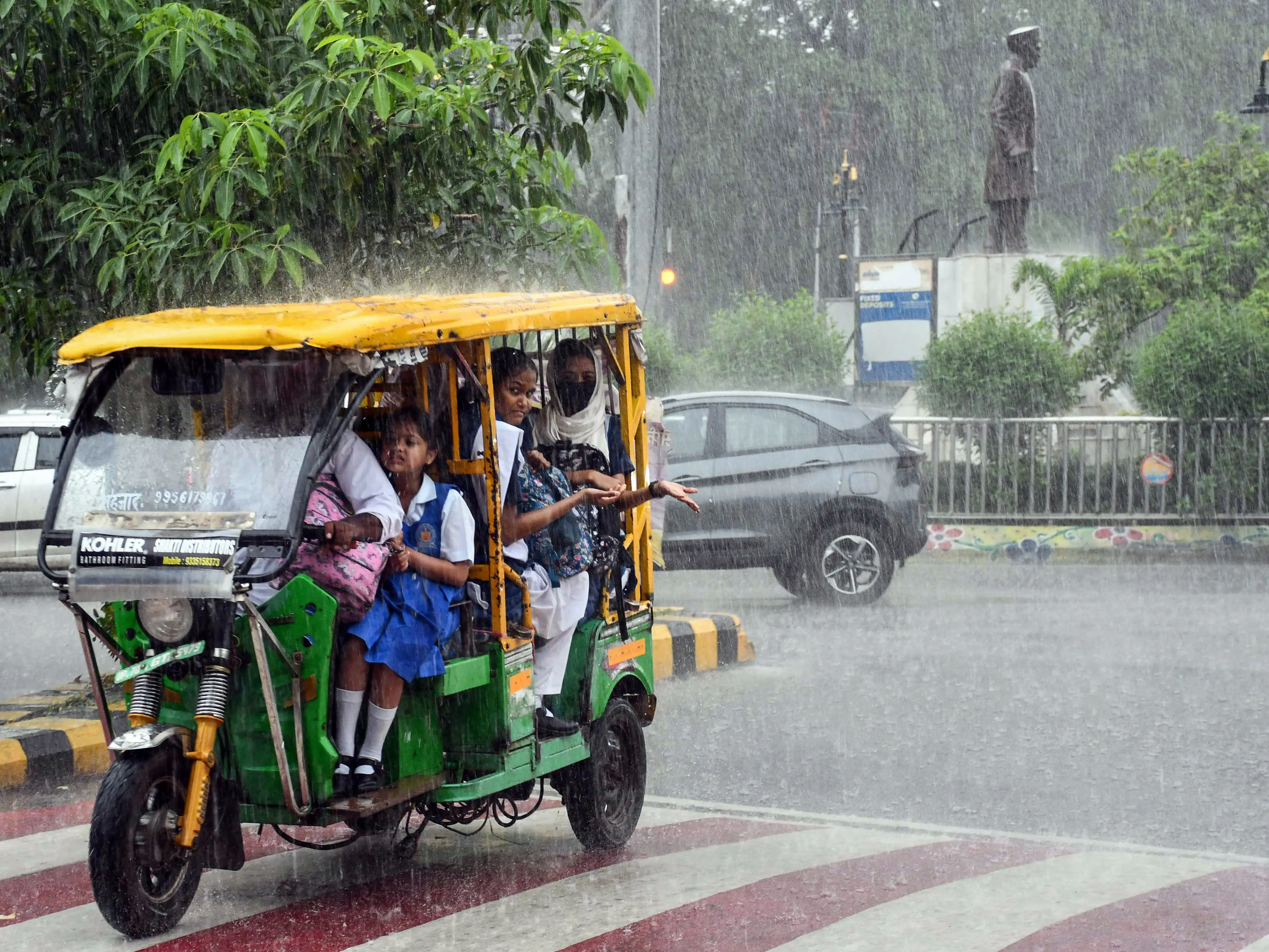2.5 lakh cap, 4-passenger limit: What is Delhi's new e-rickshaw draft policy