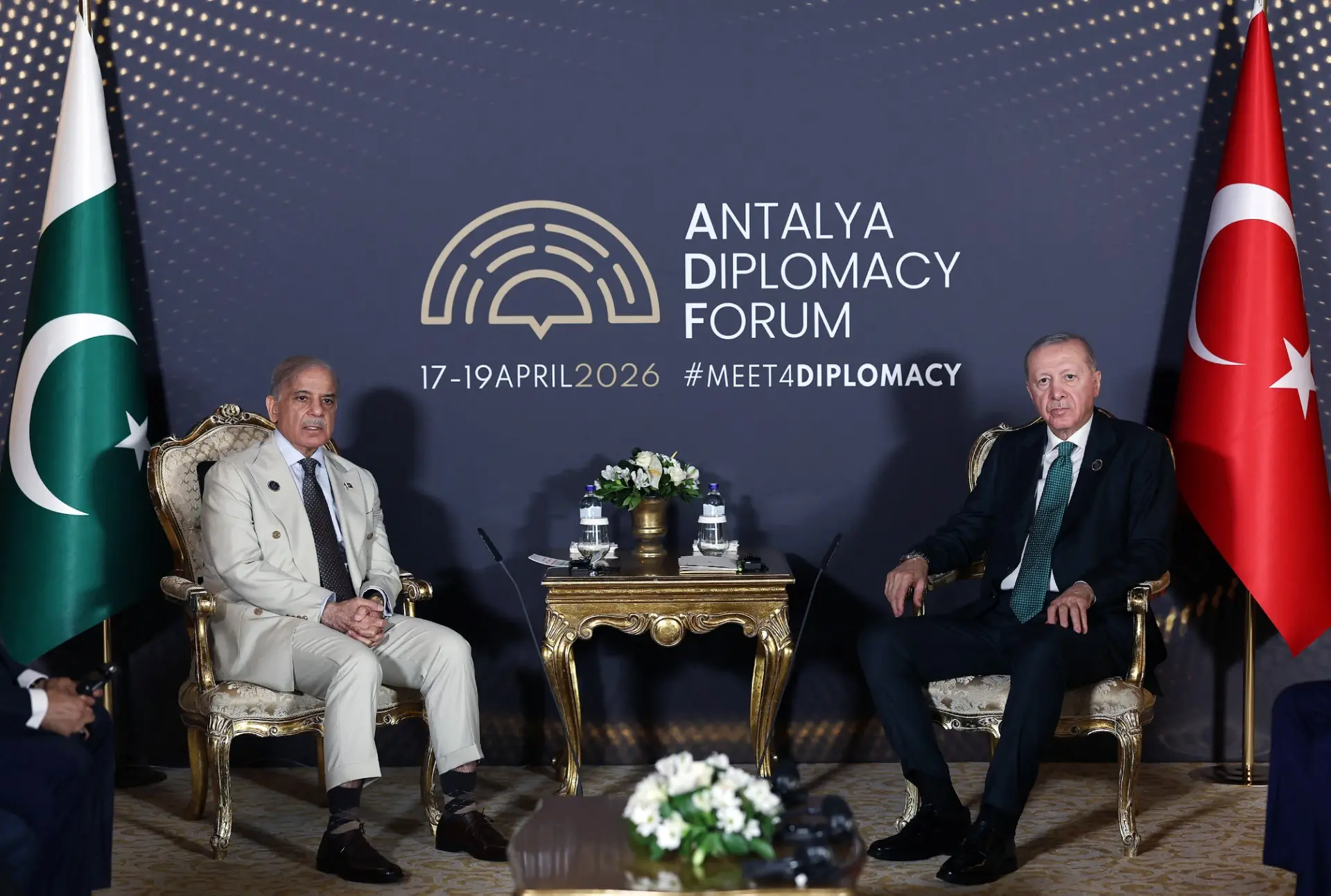 Turkey, Qatar, Pakistan and Indonesia sign 'Badr' defence cooperation pact in Doha