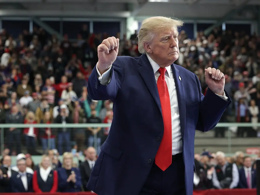US midterms 2026: Trump's approval rating hits record low as Democrats gain ground