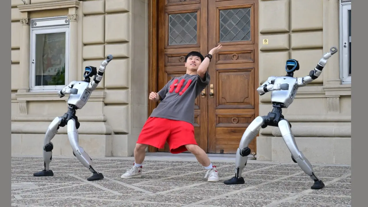 China's dancing robot turns violent bodyguard, lifts cars and fights intruders - Watch