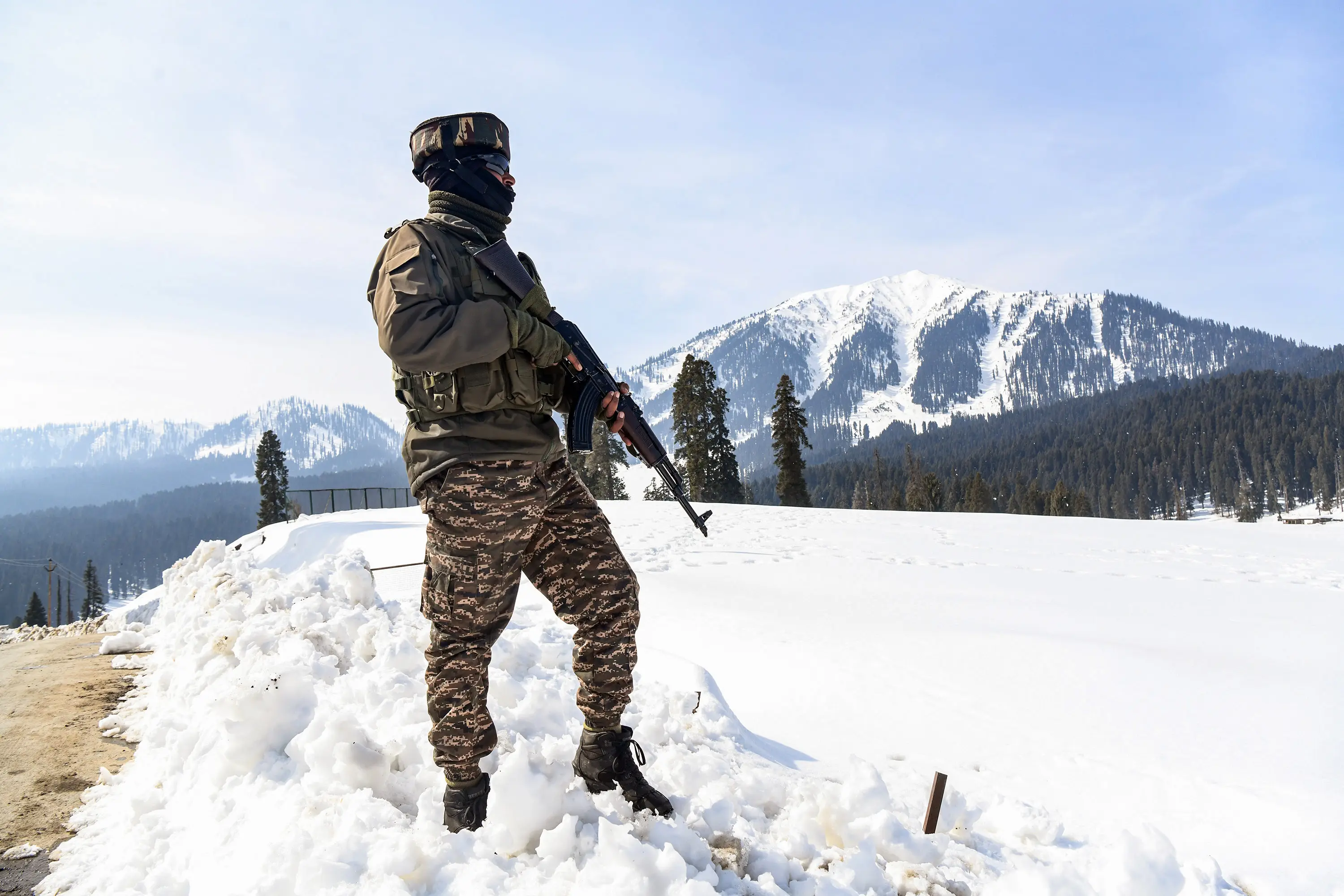 Pahalgam, Gulmarg record season’s first sub-zero temperatures as winter chill intensifies in Kashmir