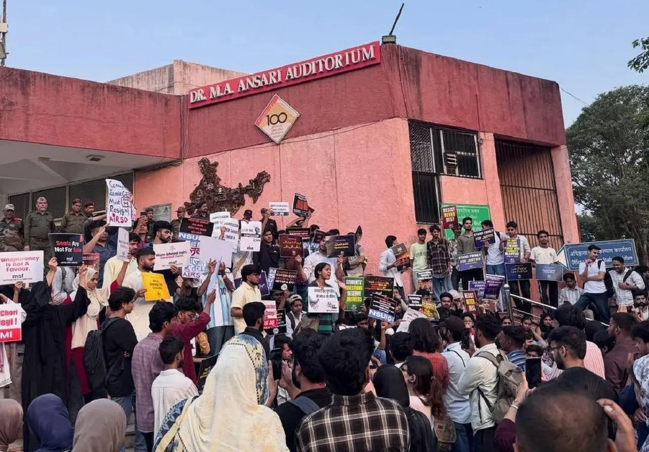 FIR filed against opposition MPs for ‘trespassing’ amid Jamia Millia students’ protest