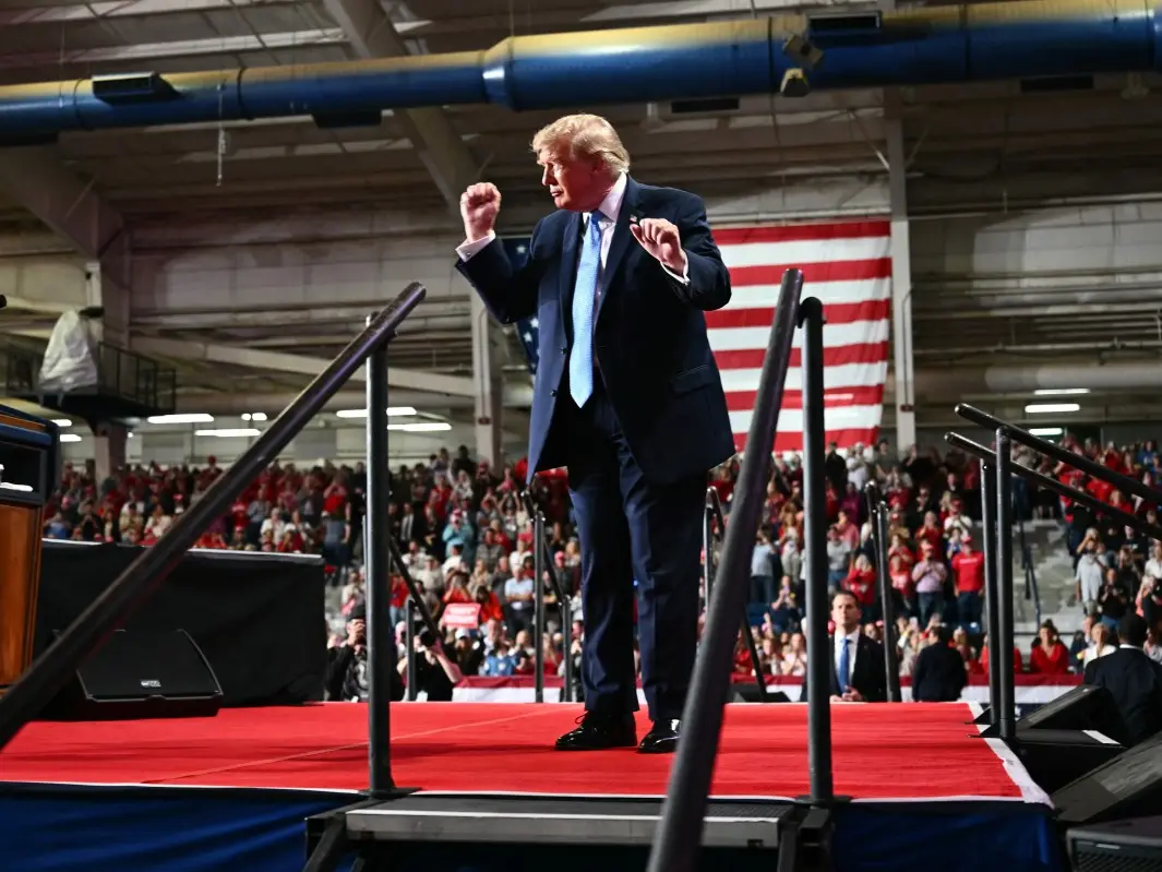 'Shove that ballroom up your a**': Trump heckled at Mississippi rally over White House ballroom renovations | WATCH