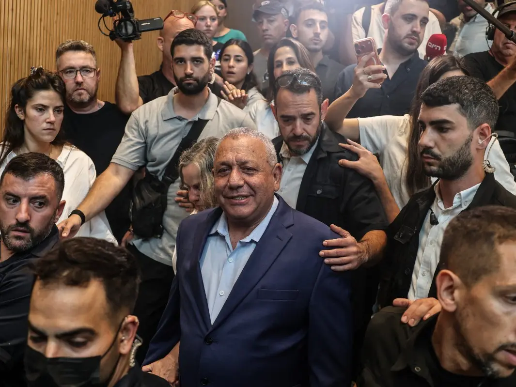 'Complete lack of confidence' in Netanyahu, says Eisenkot after Opposition leads in exit polls; Arab parties make gains