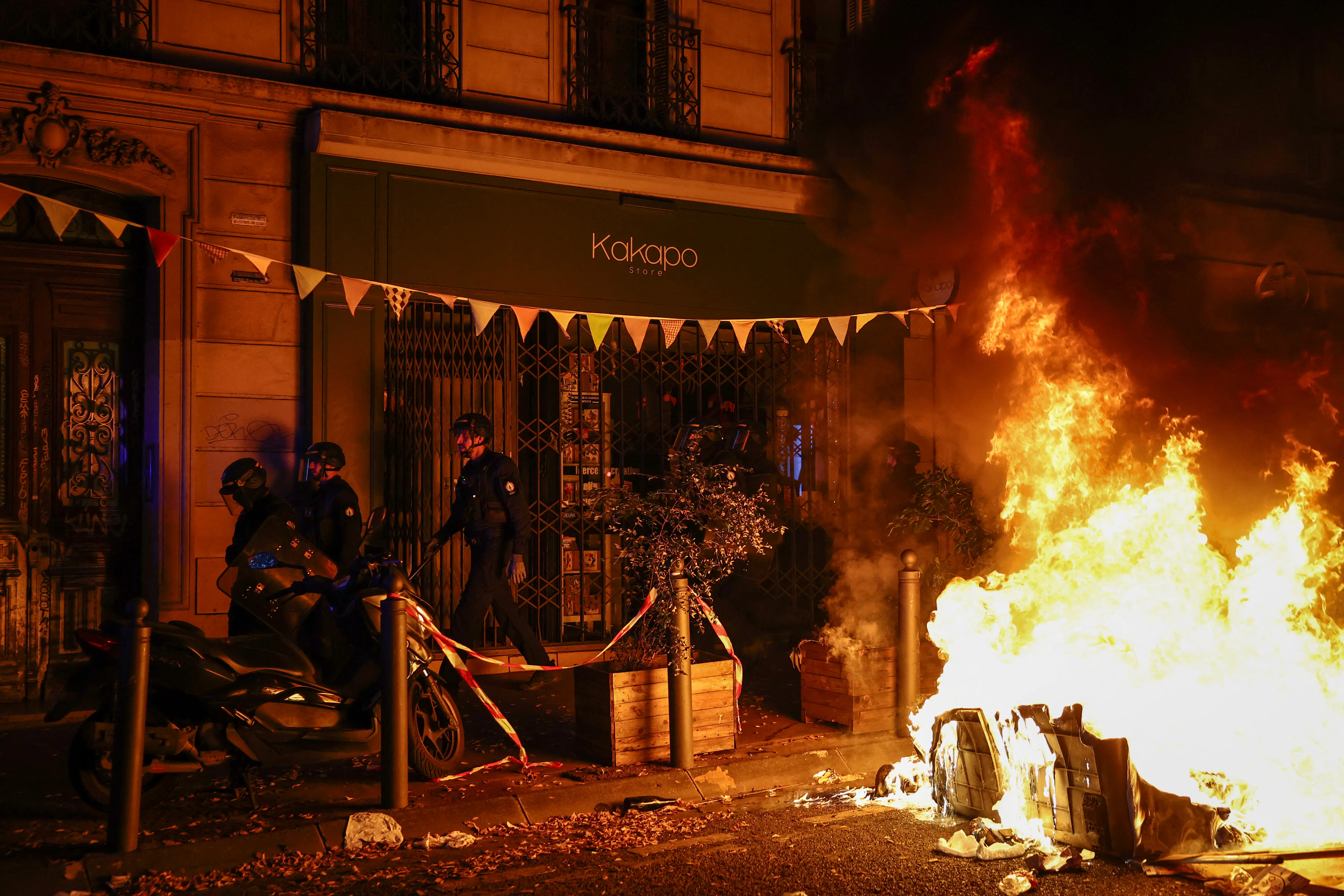 'EPIC TROLLING': Chinese glass firm cashes in on France riots with viral break-in video | Watch