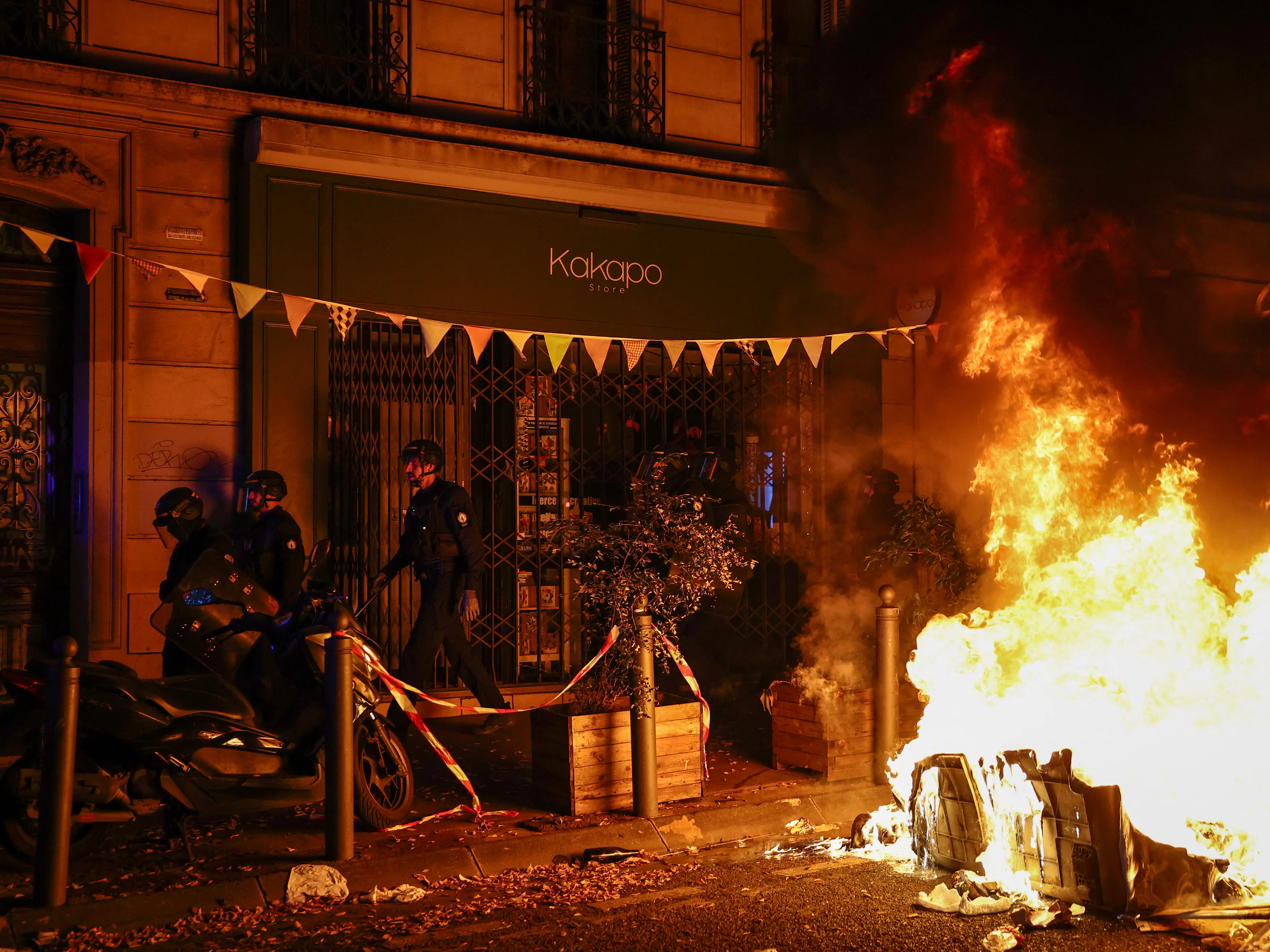 'EPIC TROLLING': Chinese glass firm cashes in on France riots with viral break-in video | Watch