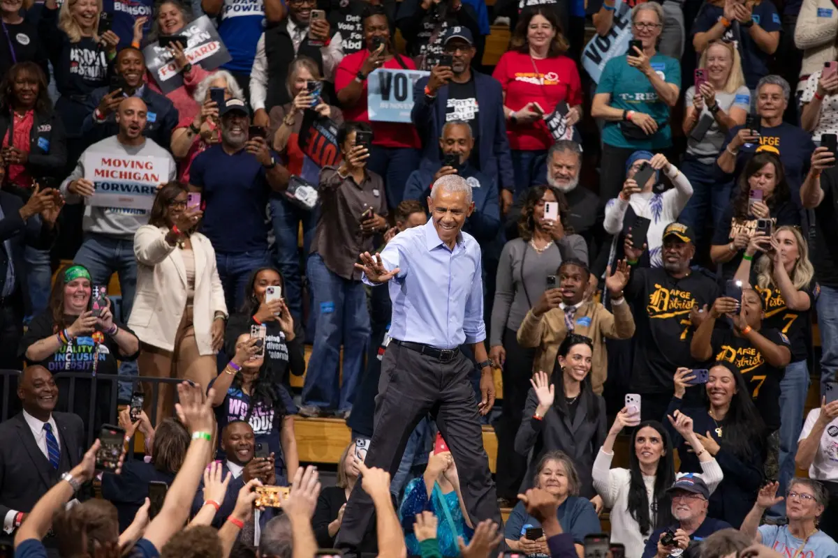 WATCH | Barack Obama’s slow-motion mic toss sends internet into a frenzy: ‘That man’s got swagger’
