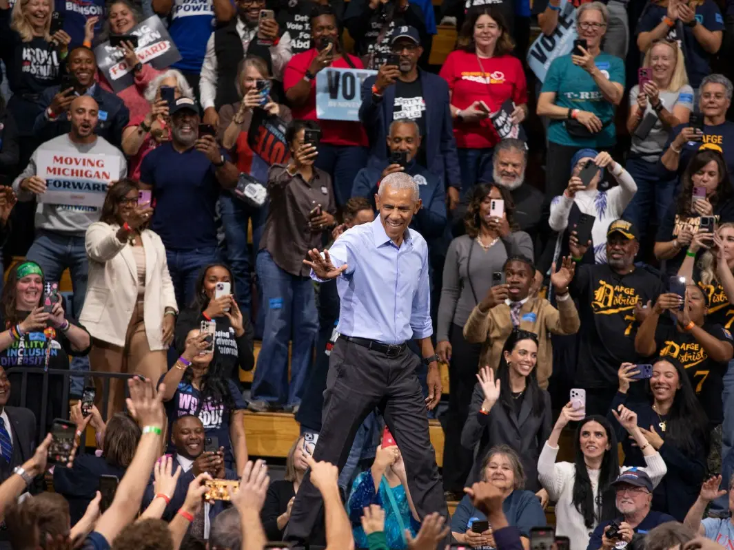 WATCH | Barack Obama’s slow-motion mic toss sends internet into a frenzy: ‘That man’s got swagger’
