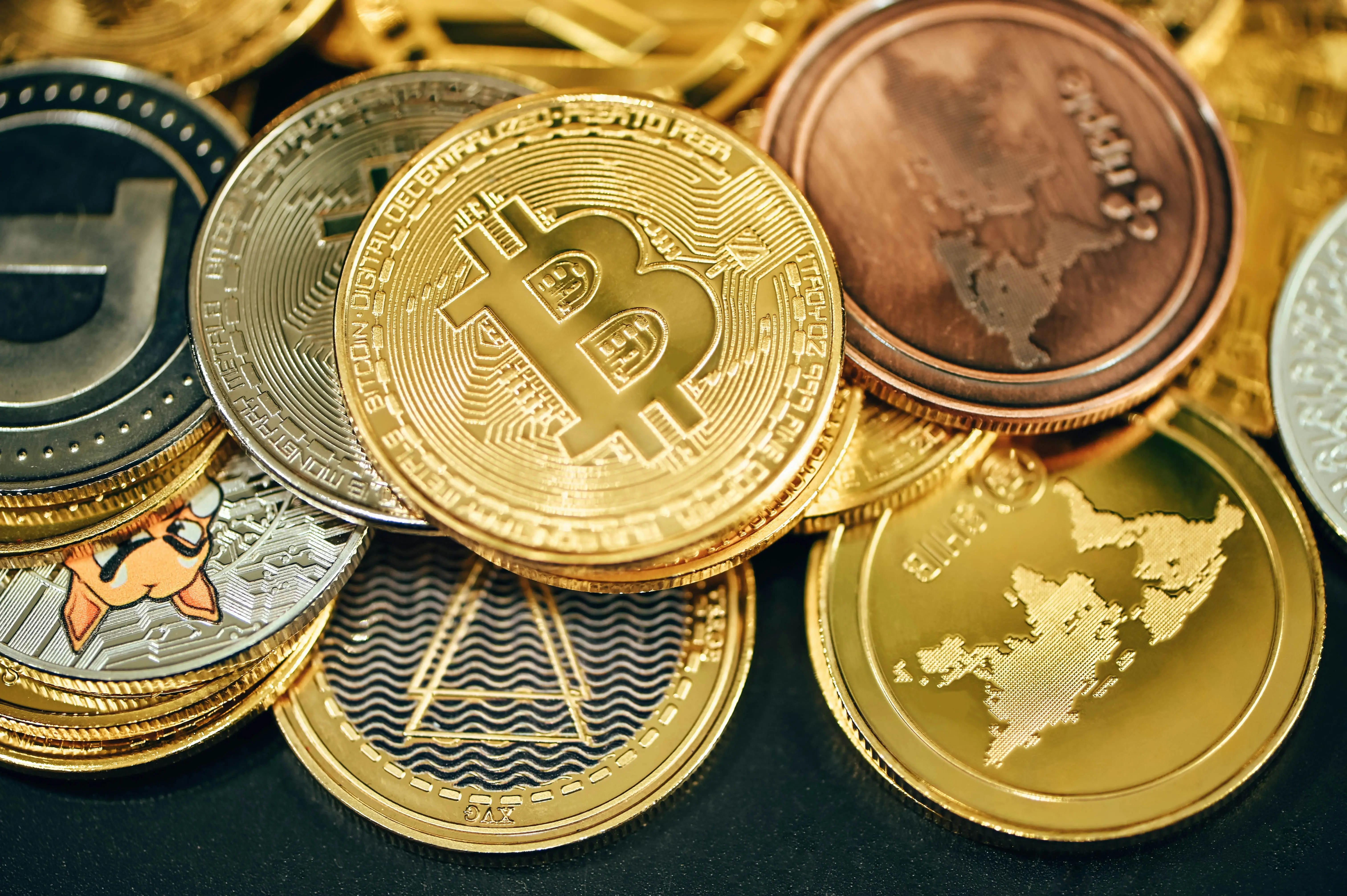 Binance under cyberattack? Crypto giants freeze more than $2.5 billion as Bitcoin drops over 3%. What's happening?
